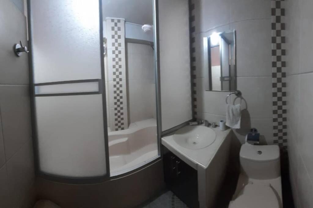 A Un Minuto Del Aeropuerto Sientase Como En Casa Куско Екстериор снимка